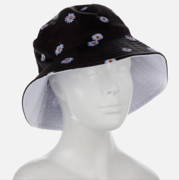 NWOT Alice & Olivia by Stacey Bendet Daisy Reversible Bucket Hat - Picture 3 of 6